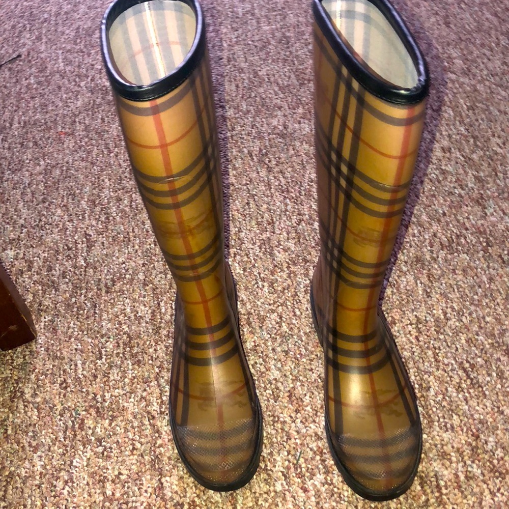 Burberry Rain / Winter Boots